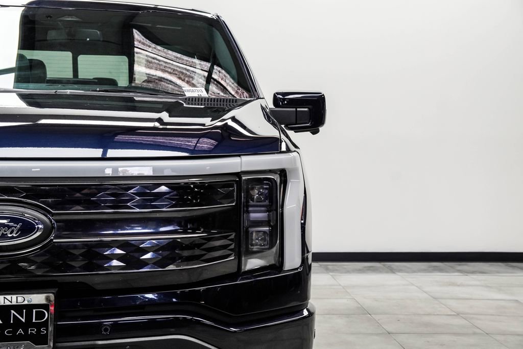 Used 2022 Ford F150 Lightning Platinum image 4
