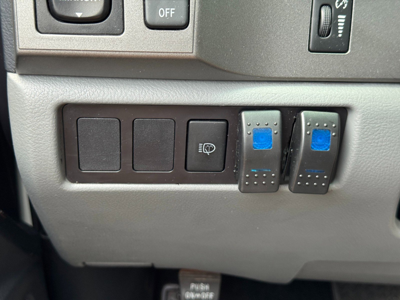 Used 2016 Toyota Sequoia SR5 image 16