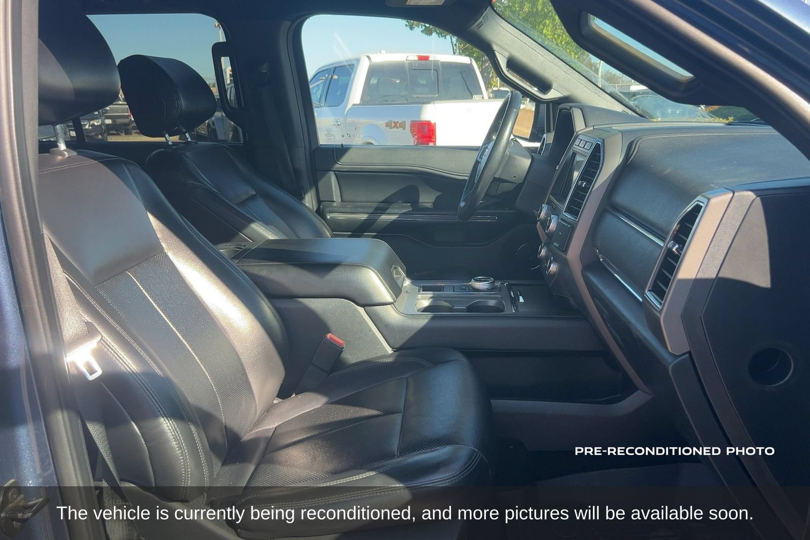 Used 2020 Ford Expedition XLT w/ Equipment Group 202A RWD image 13