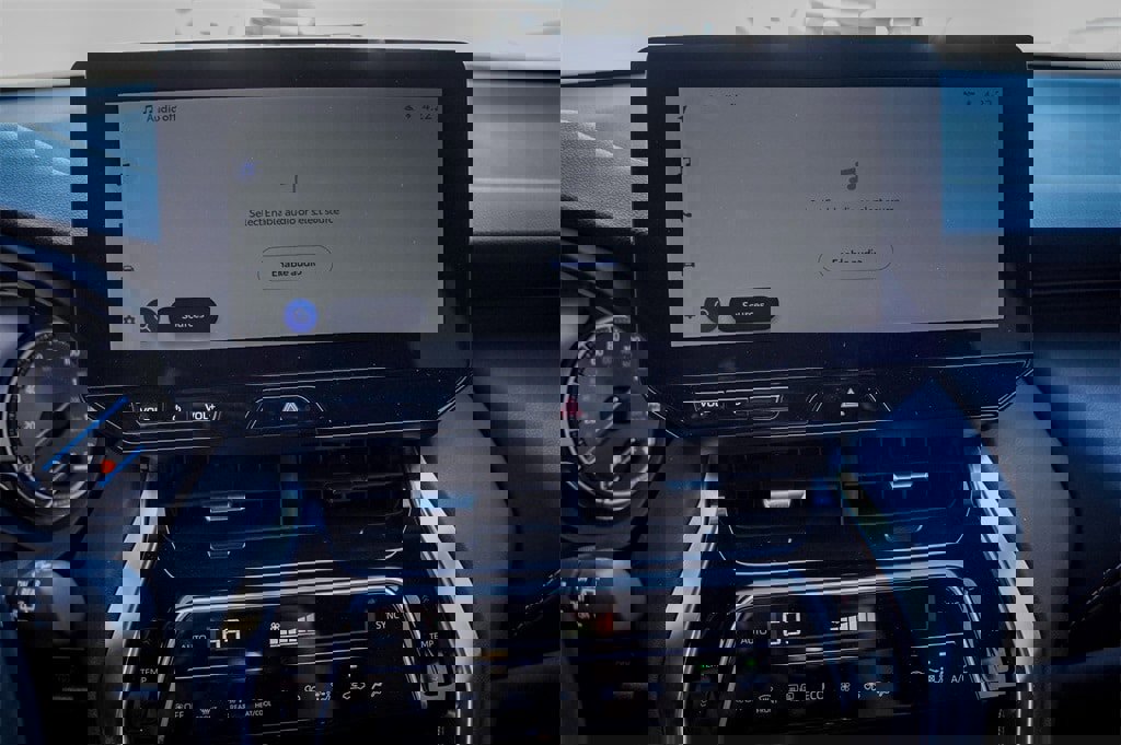 Used 2024 Toyota Venza LE image 16