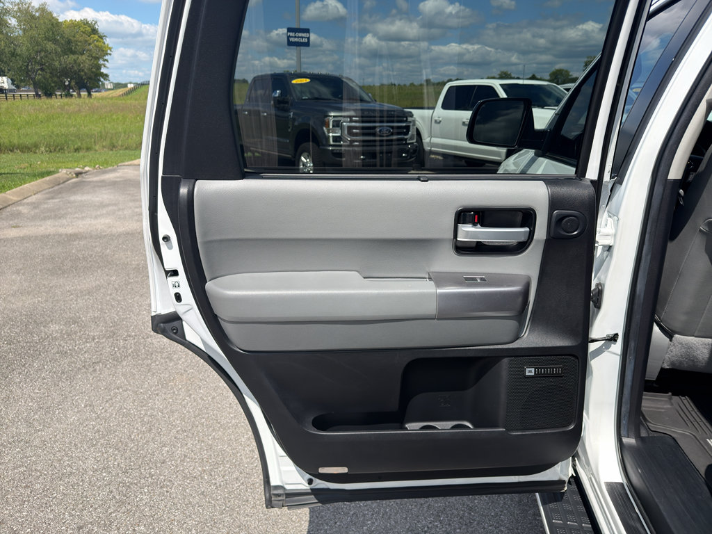 Used 2021 Toyota Sequoia Limited w/ Safety & Convenience Package AWD/4WD image 20