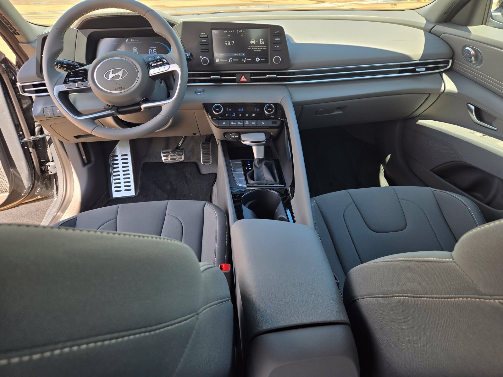 New 2026 Hyundai Elantra SEL Sport Premium FWD image 8