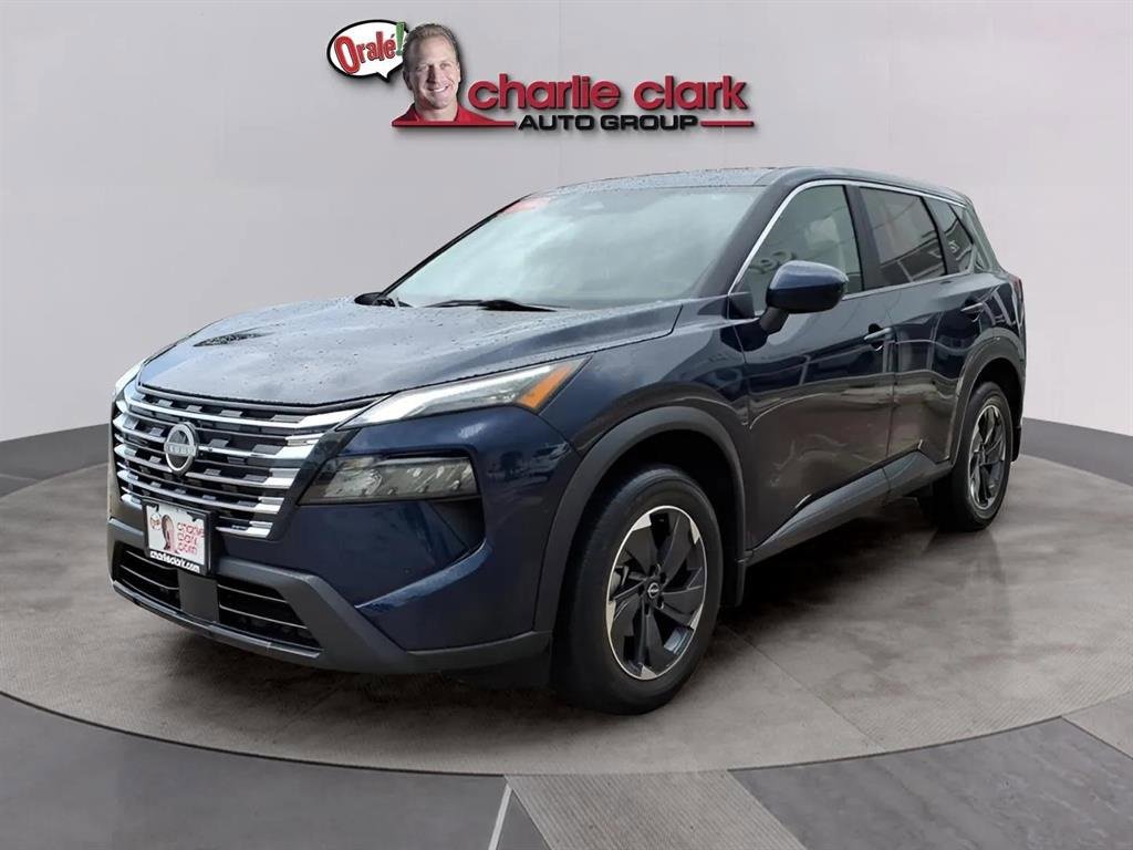 Used 2024 Nissan Rogue SV image 1