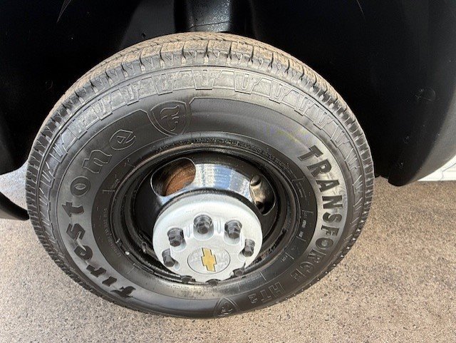 Used 2003 Chevrolet Silverado 3500 4x4 Regular Cab image 9