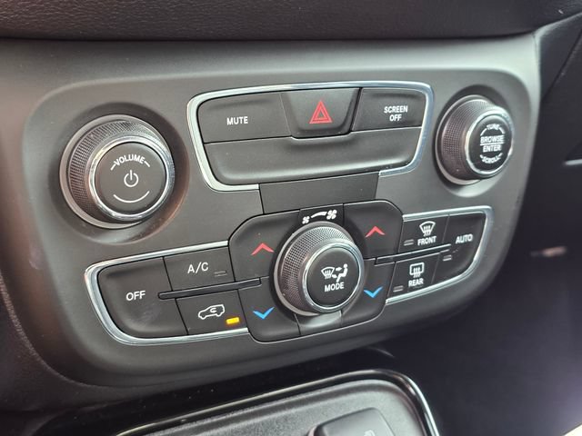 Used 2020 Jeep Compass Latitude FWD image 29