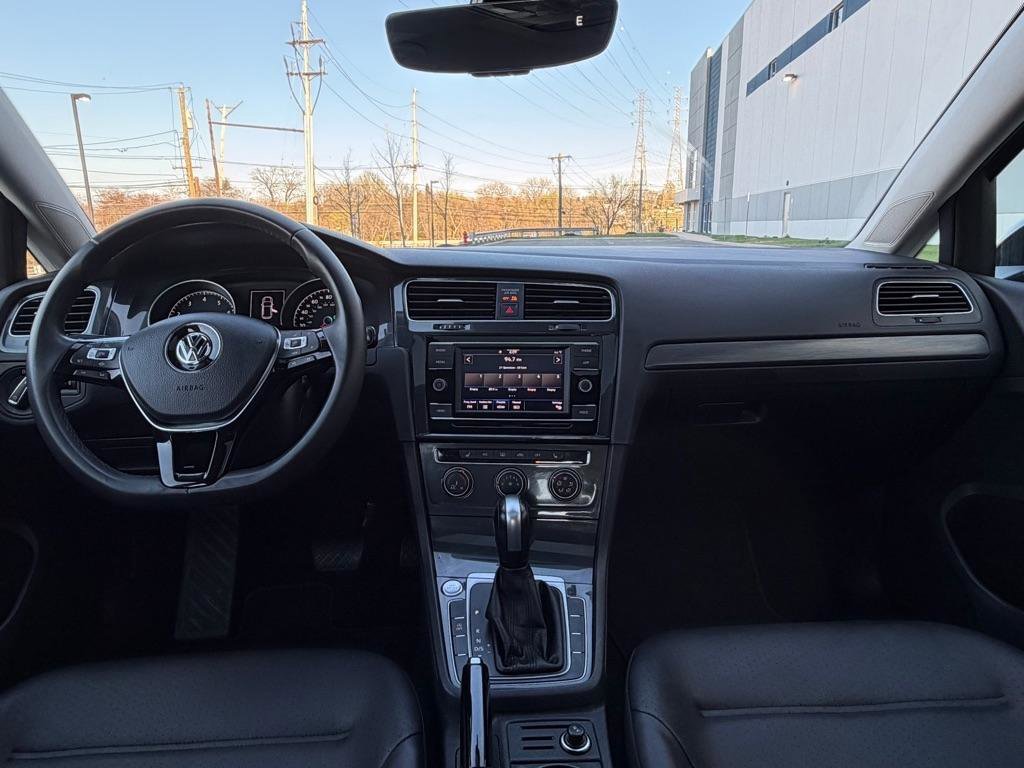 Used 2020 Volkswagen Golf 4-Door image 23