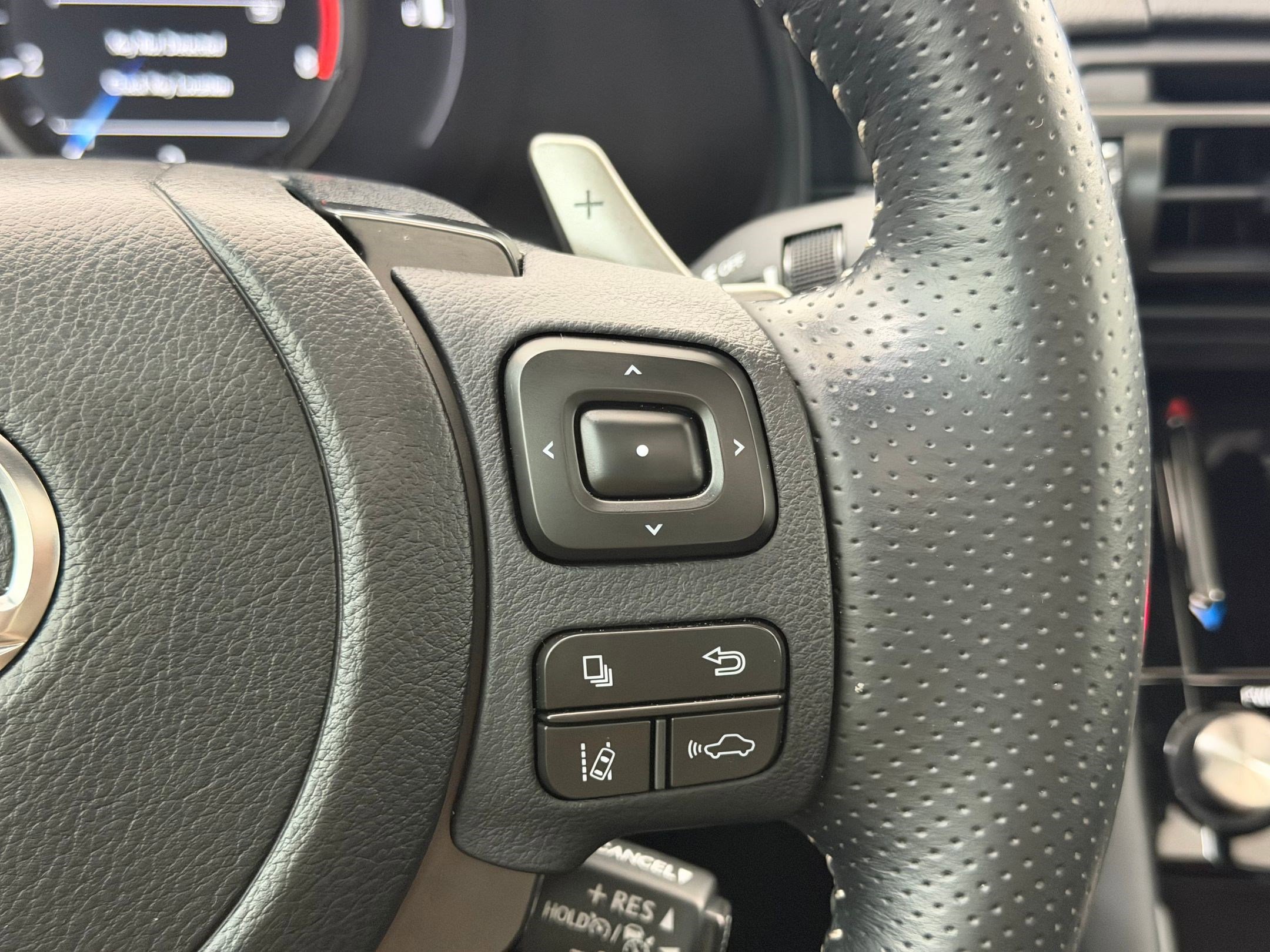 Used 2025 Lexus IS 350 F Sport w/ Navigation Package image 25