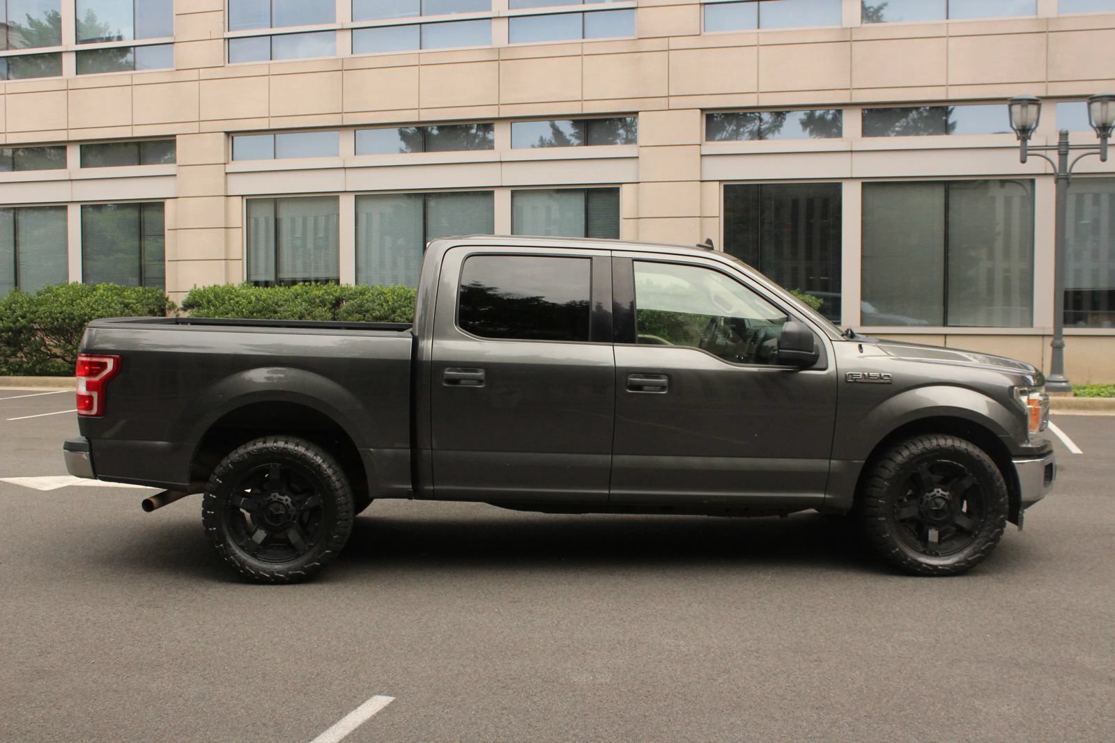 Used 2020 Ford F150 XLT RWD image 6