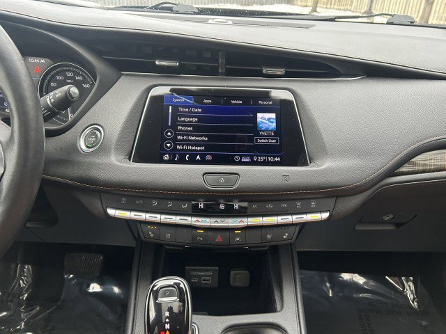 Used 2020 Cadillac XT4 Premium Luxury image 13