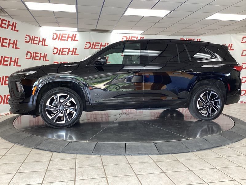Used 2025 Buick Enclave Sport Touring FWD image 4