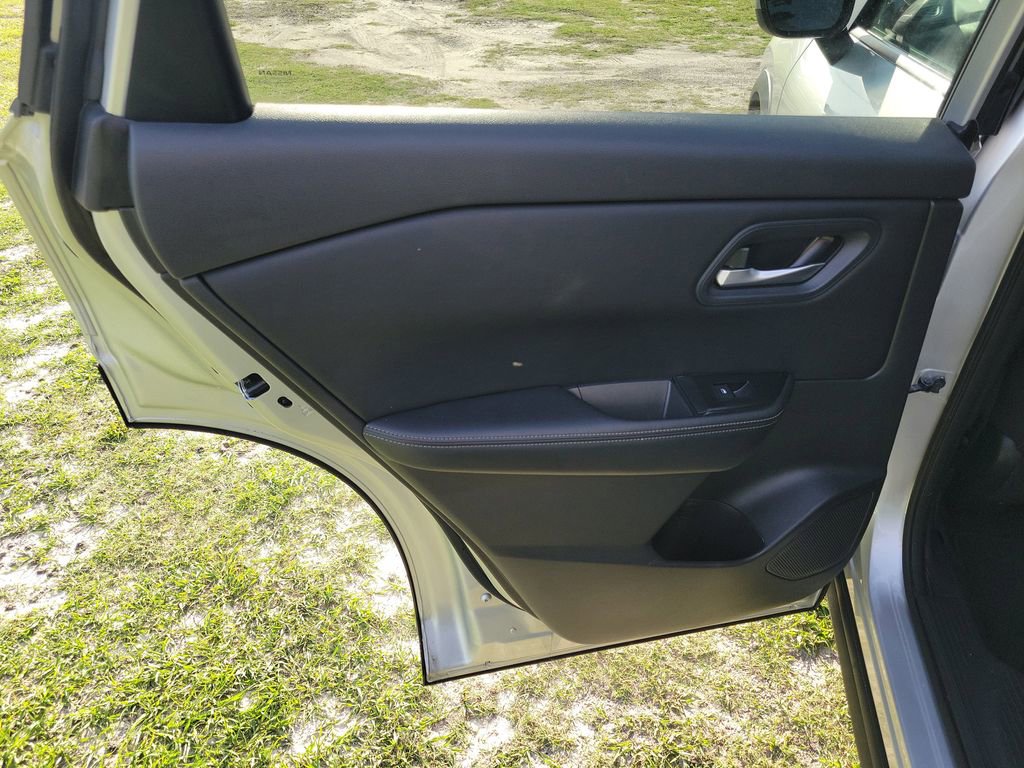 Used 2024 Nissan Rogue SV AWD/4WD image 33