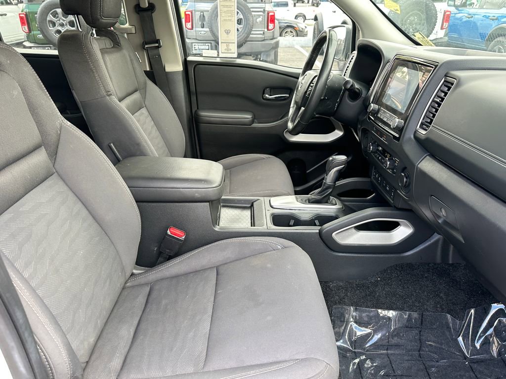 Used 2024 Nissan Frontier SV w/ SV Convenience Package RWD image 17