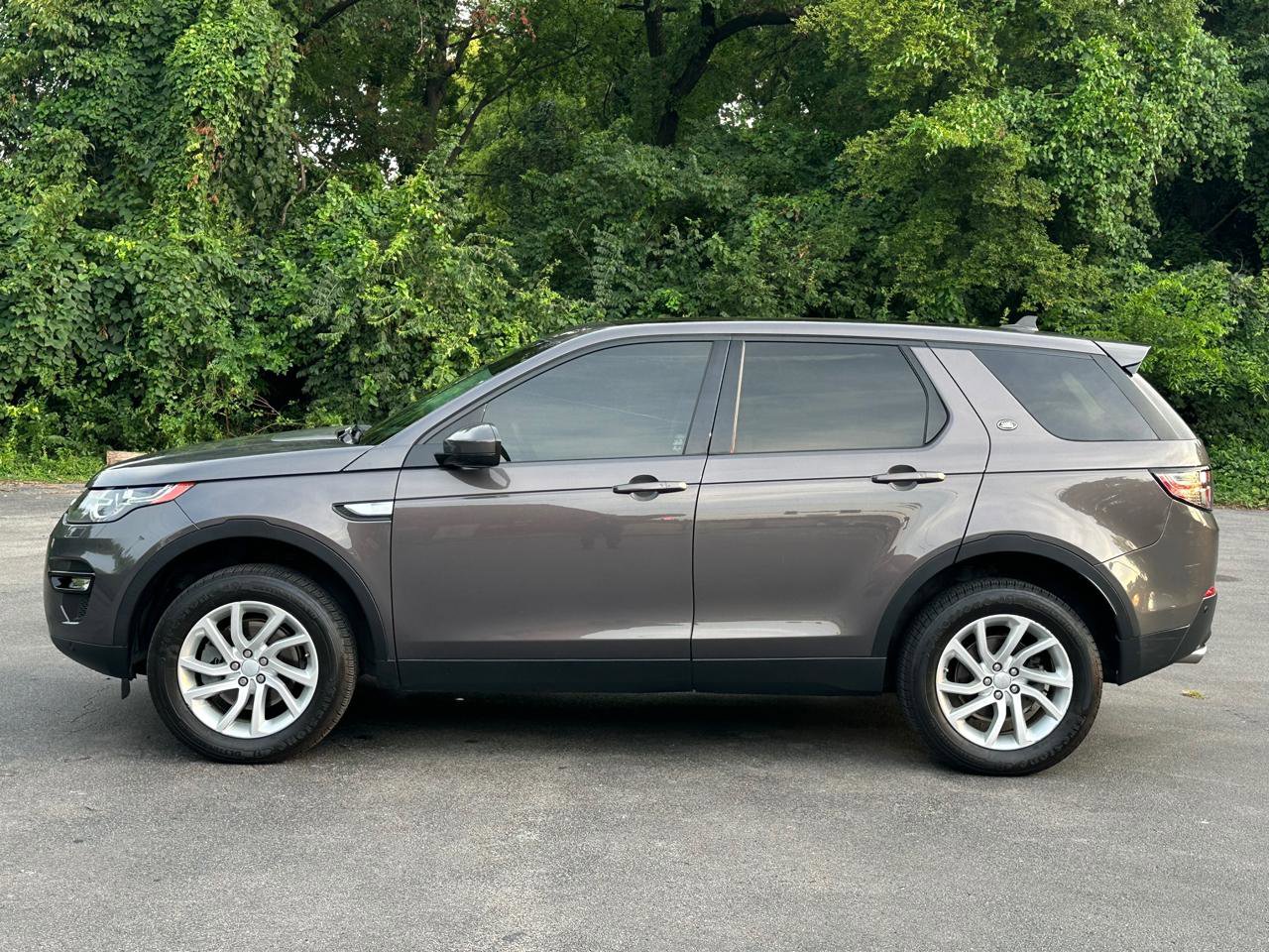 Used 2016 Land Rover Discovery Sport HSE AWD/4WD image 7