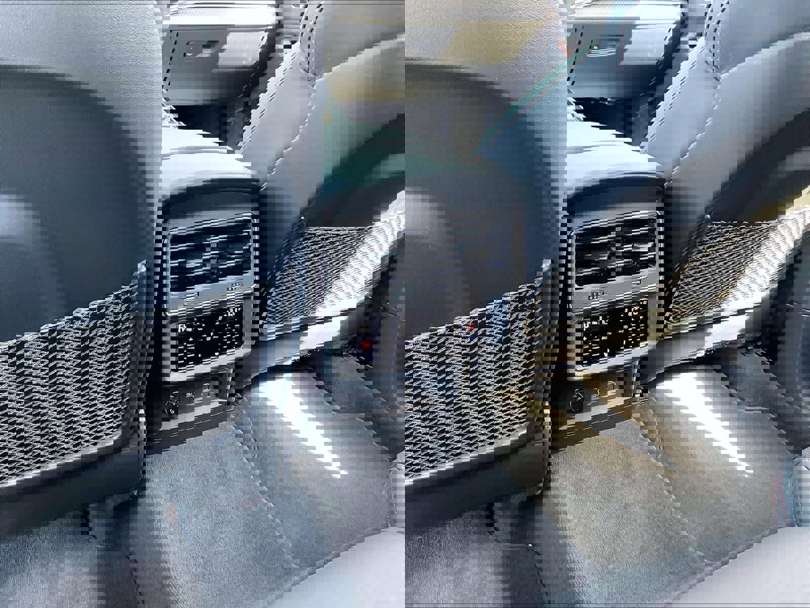 Used 2025 Audi RS Q8 performance image 36