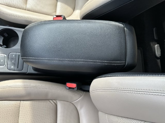 Used 2022 Ford Escape Titanium AWD/4WD image 32