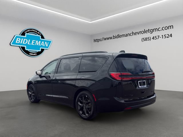 Used 2025 Chrysler Pacifica Limited FWD image 5