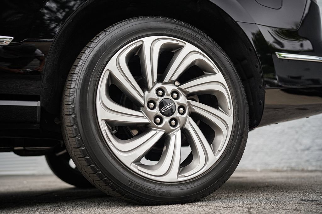 Used 2023 Lincoln Navigator Reserve RWD image 19