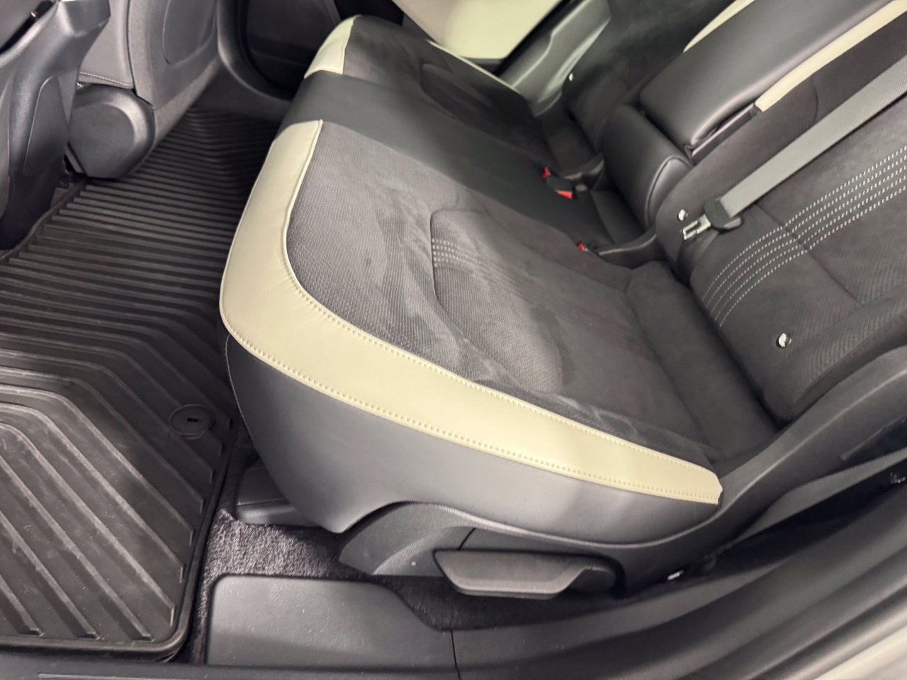Used 2024 Kia EV6 GT-Line AWD/4WD image 29