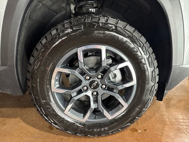 Certified 2026 Chevrolet Equinox ACTIV w/ Convenience Package III image 13