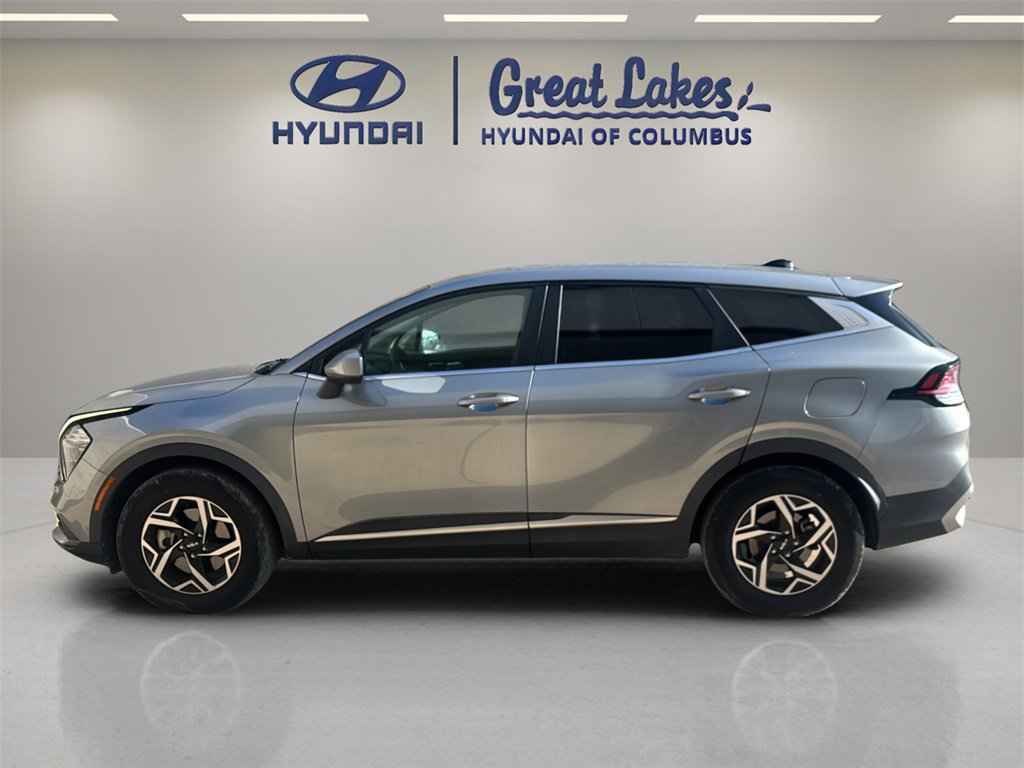 Used 2023 Kia Sportage LX image 2