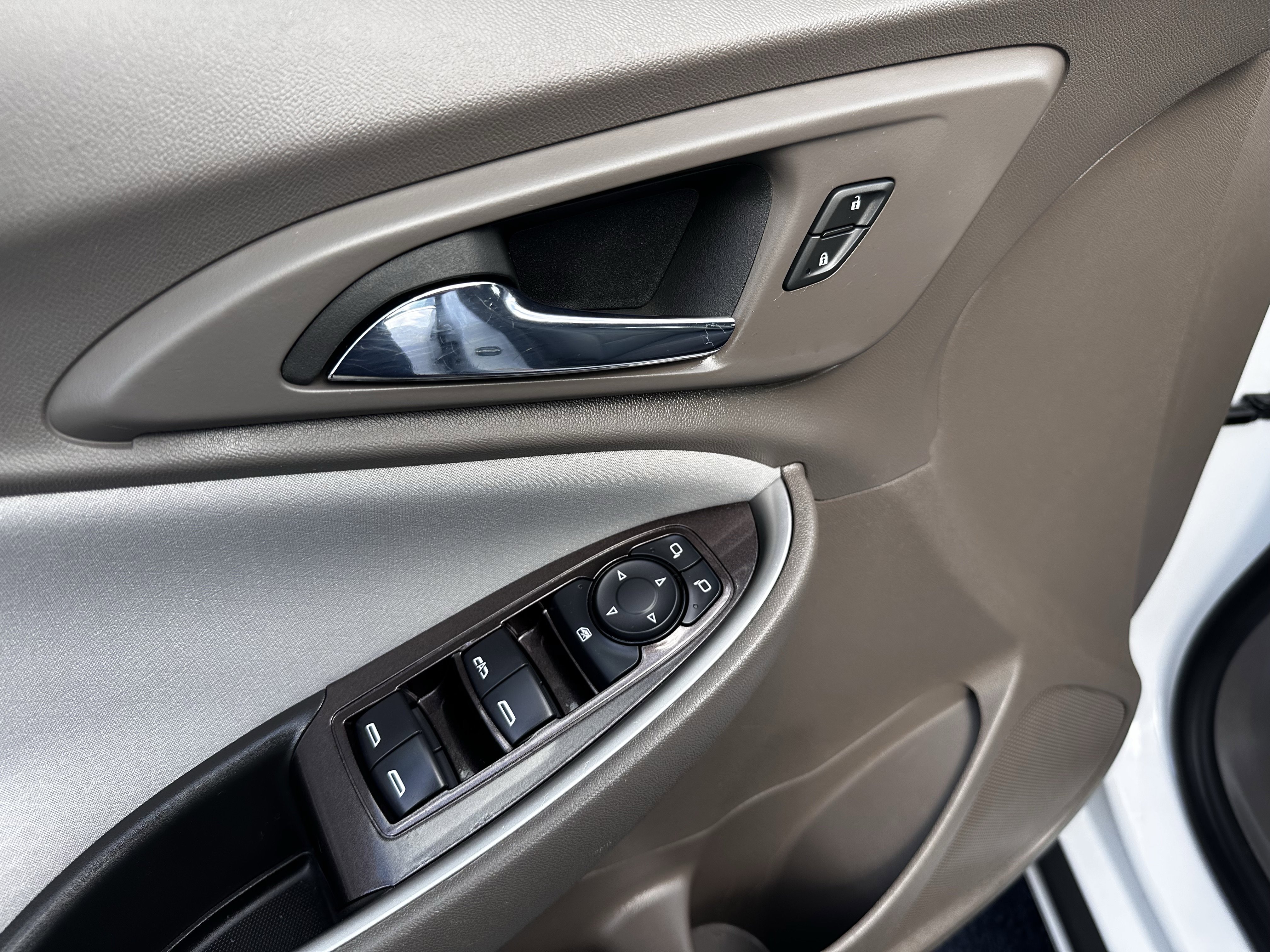 Used 2024 Chevrolet Malibu LS w/ Driver Confidence Package image 5