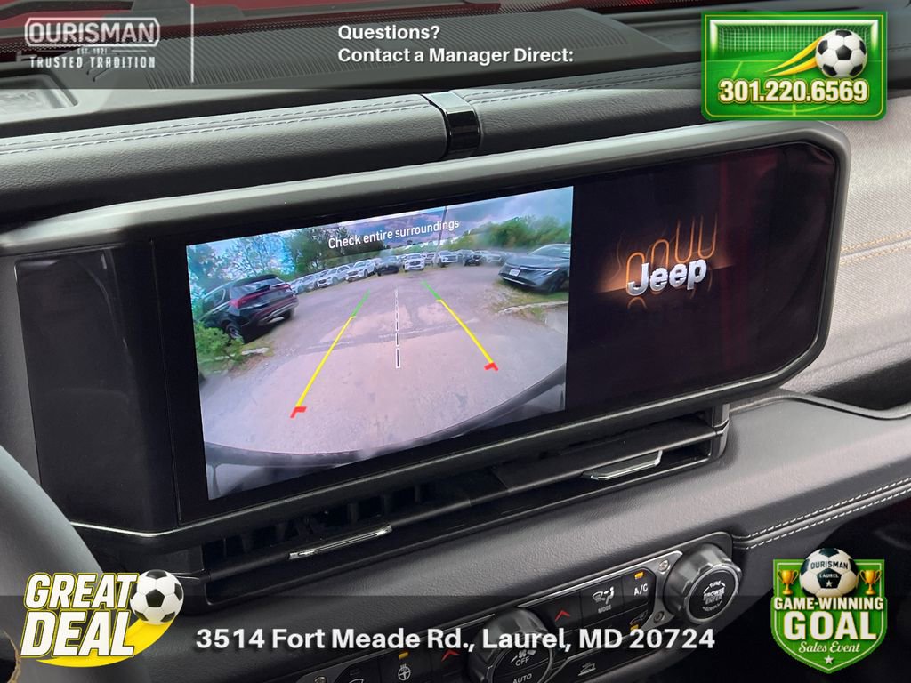 Used 2024 Jeep Wrangler Unlimited Sahara AWD/4WD image 11
