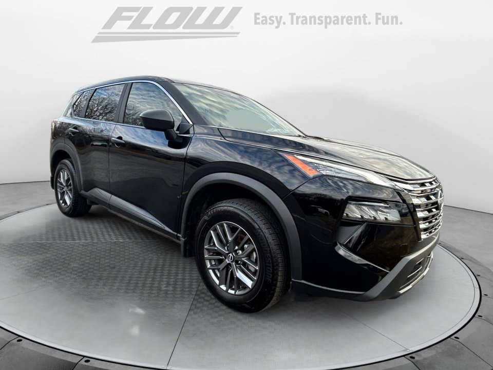 Used 2025 Nissan Rogue S image 1