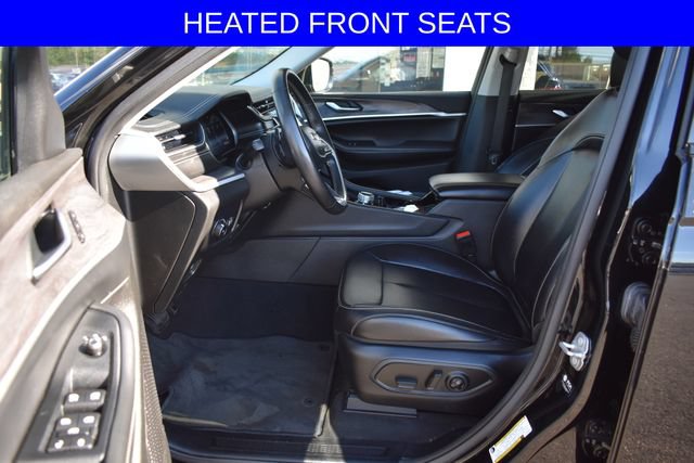Used 2023 Jeep Grand Cherokee L Limited AWD/4WD image 4