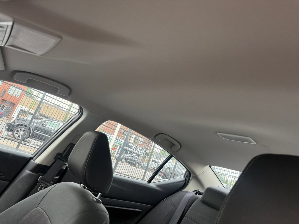 Used 2025 Nissan Altima 2.5 SV FWD image 29