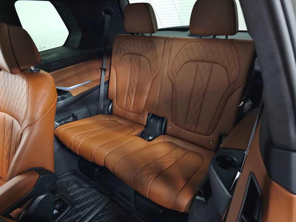 Used 2026 BMW X7 M60i AWD/4WD image 37