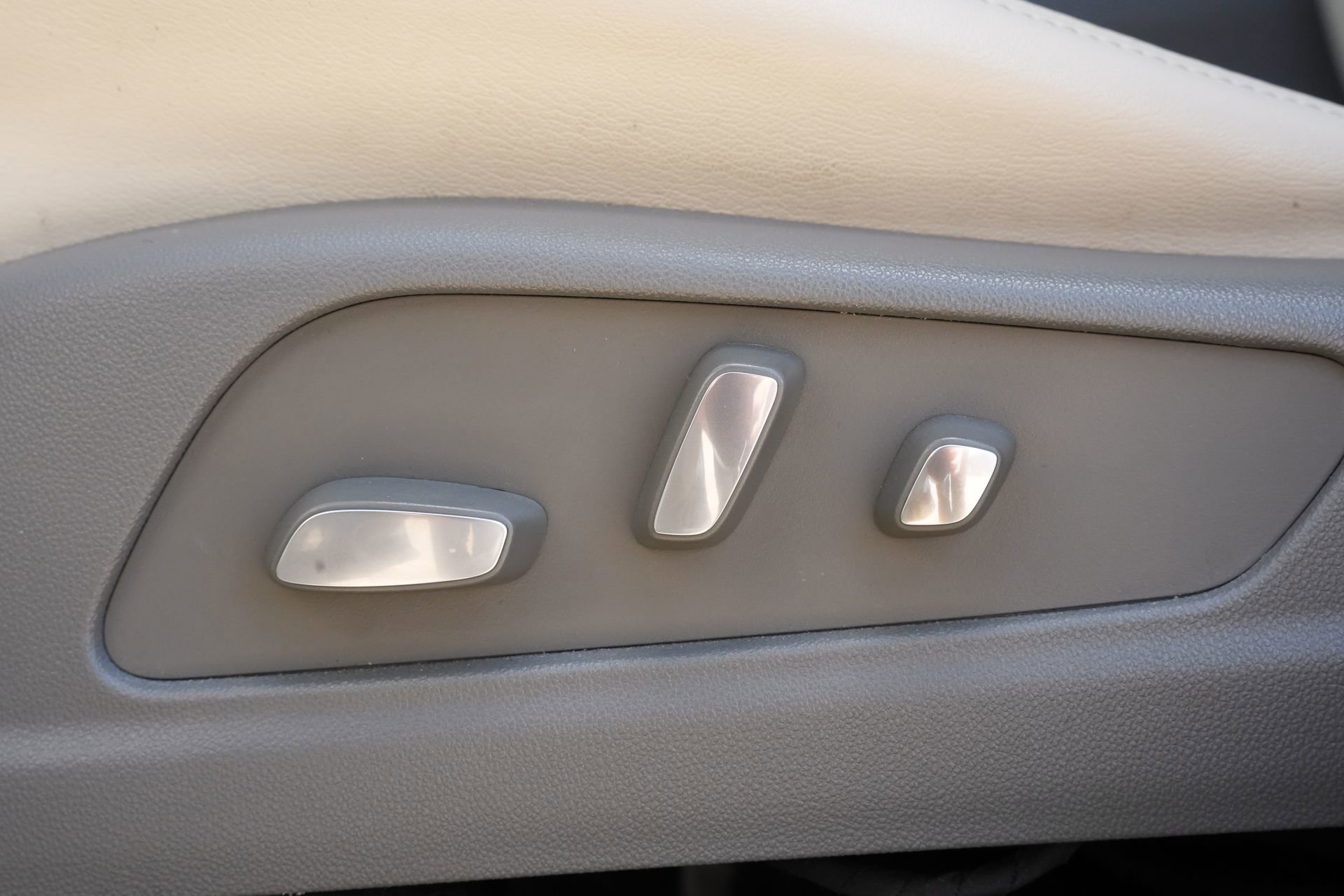 Certified 2022 Cadillac XT6 Premium Luxury w/ Technology Package image 16