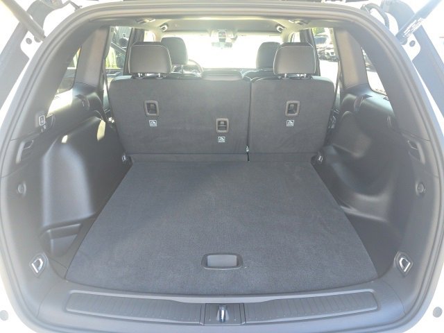 New 2025 Jeep Grand Cherokee Altitude image 26