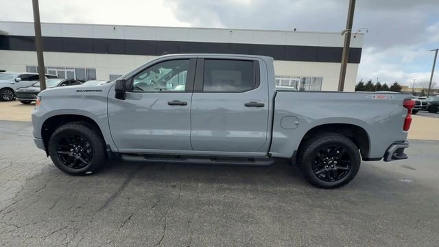 Used 2024 Chevrolet Silverado 1500 Custom w/ Turbomax Blackout Package image 5