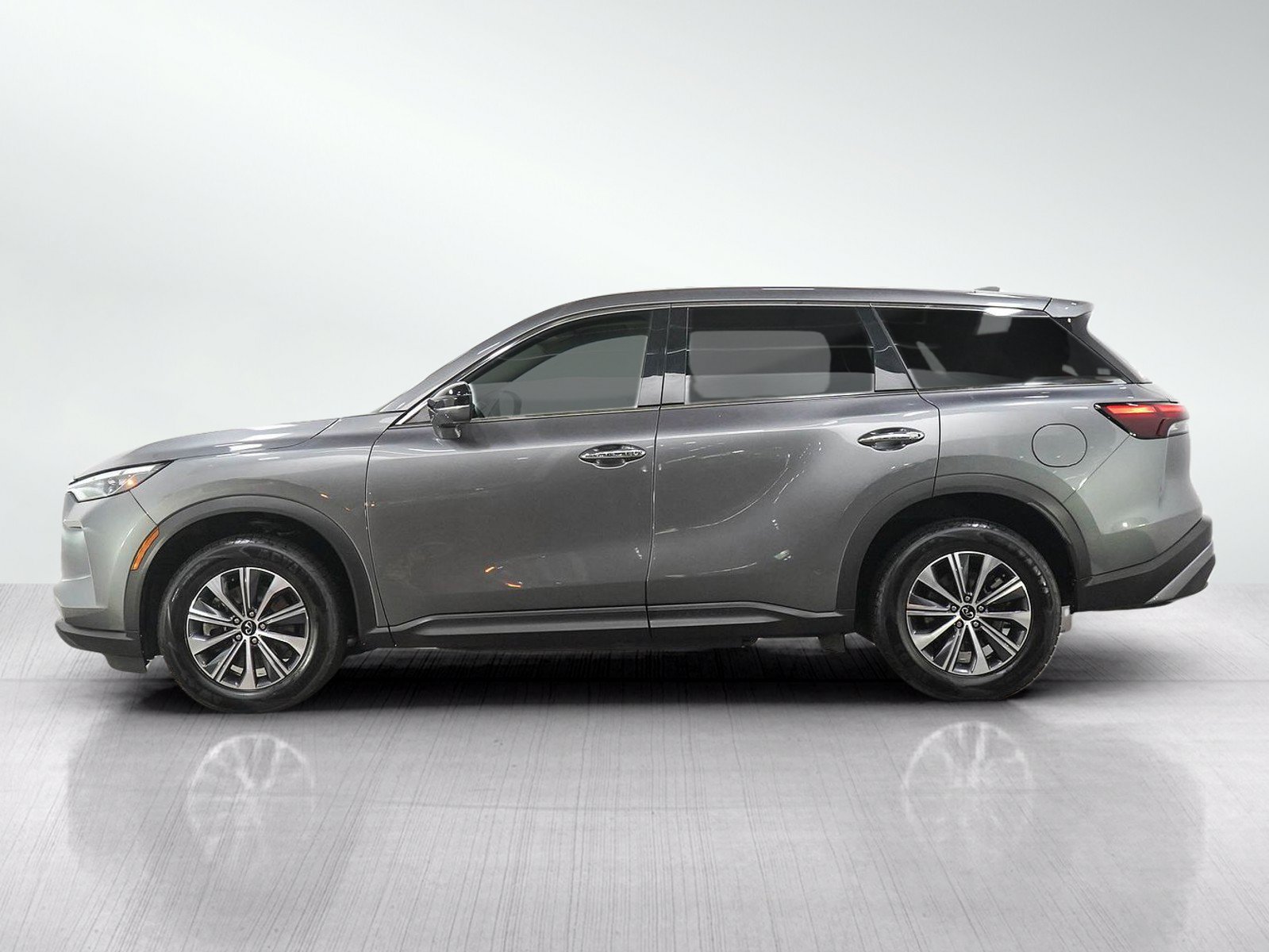 Used 2023 INFINITI QX60 Pure AWD/4WD image 2