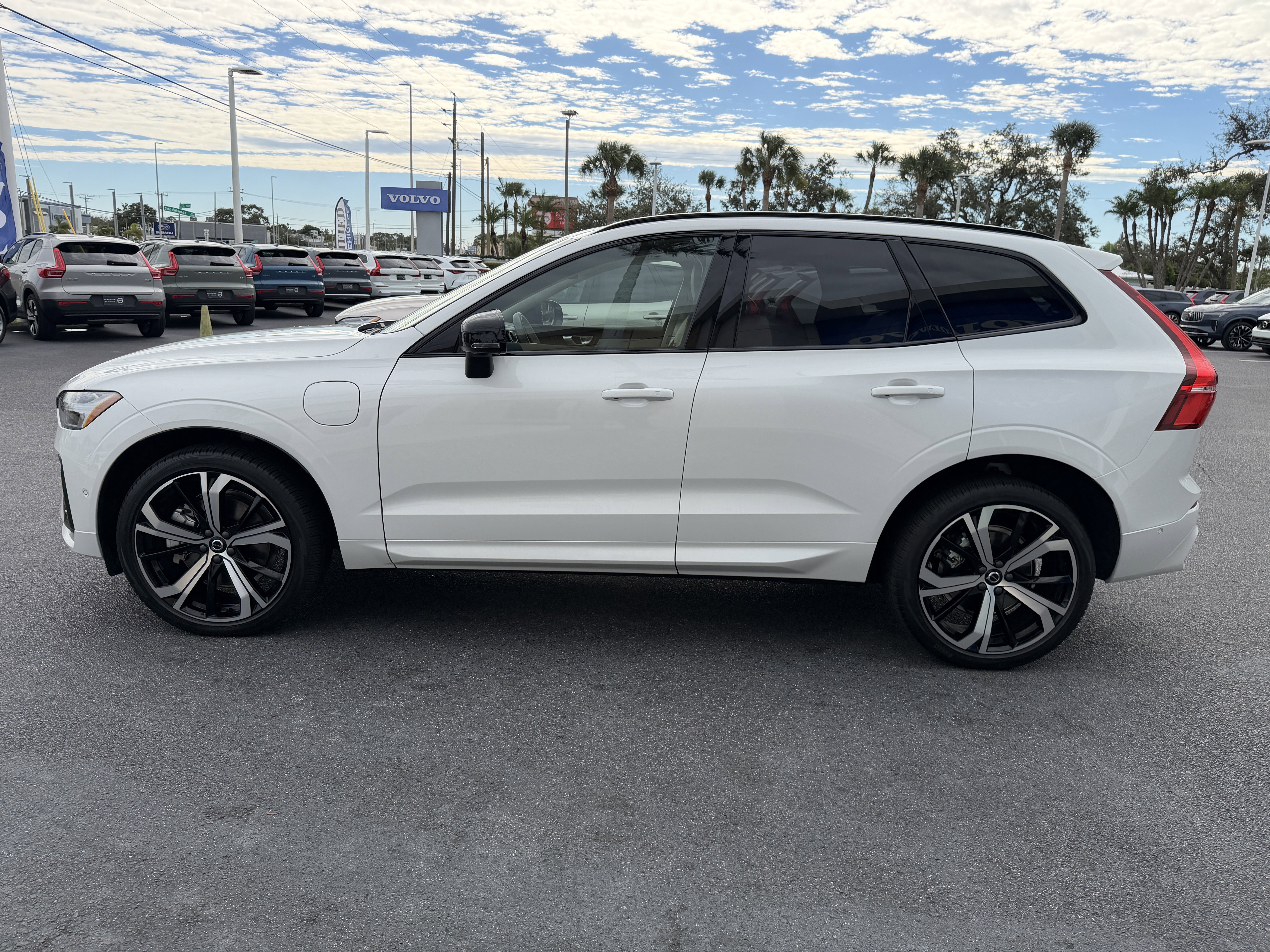 Certified 2025 Volvo XC60 T8 Ultra w/ Protection Package image 6