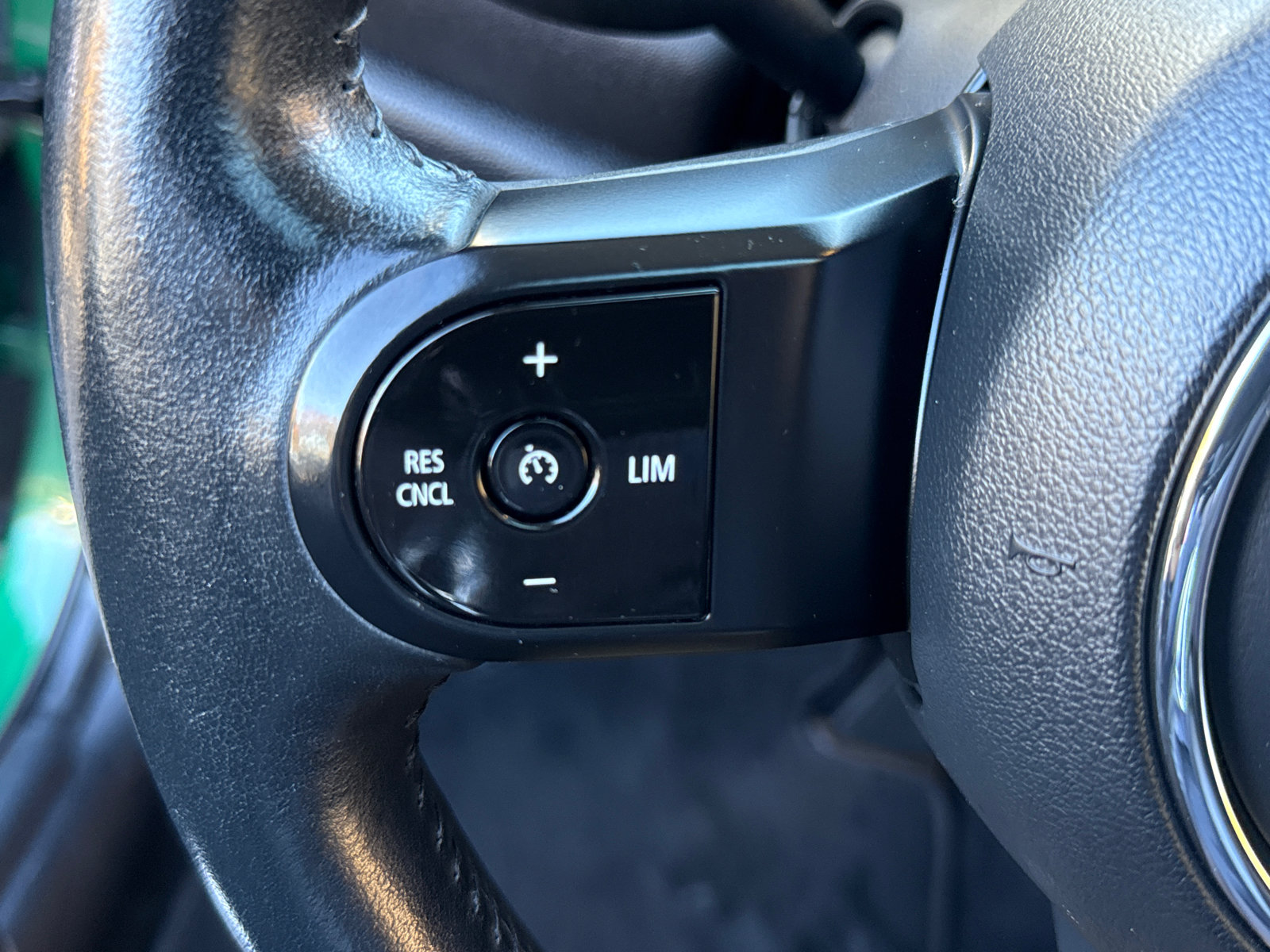Used 2023 MINI Cooper 4-Door Hardtop FWD image 12