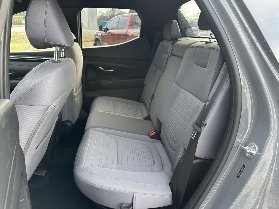 Used 2023 Hyundai Santa Cruz SEL image 16