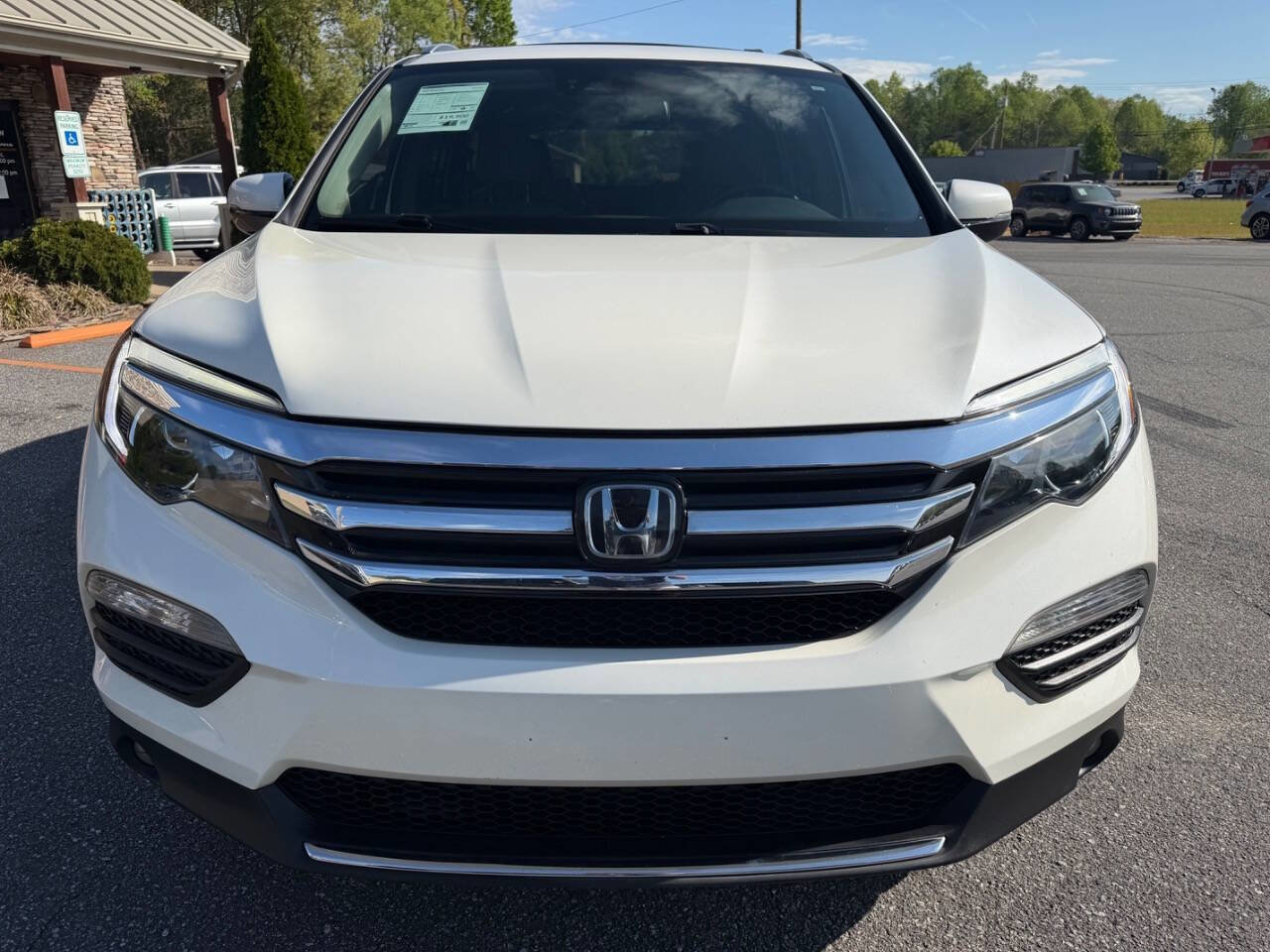 Used 2017 Honda Pilot Elite image 4