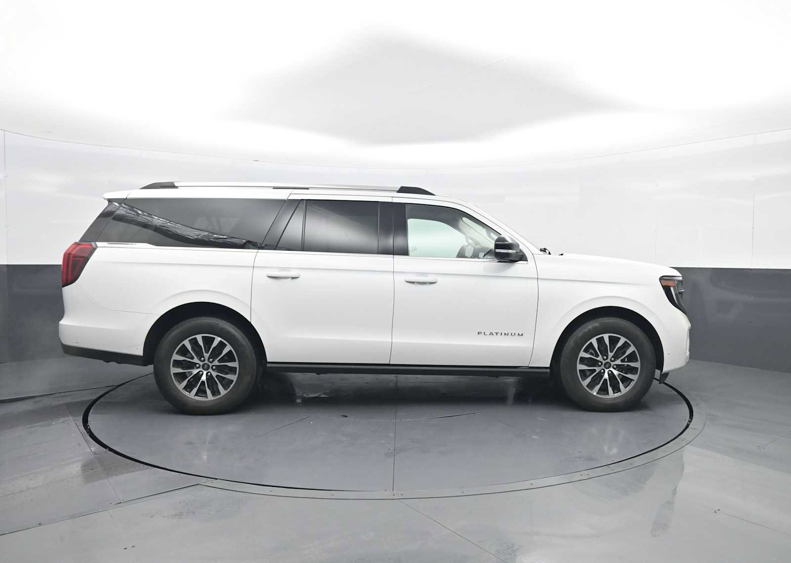 Used 2025 Ford Expedition Max Platinum AWD/4WD image 9