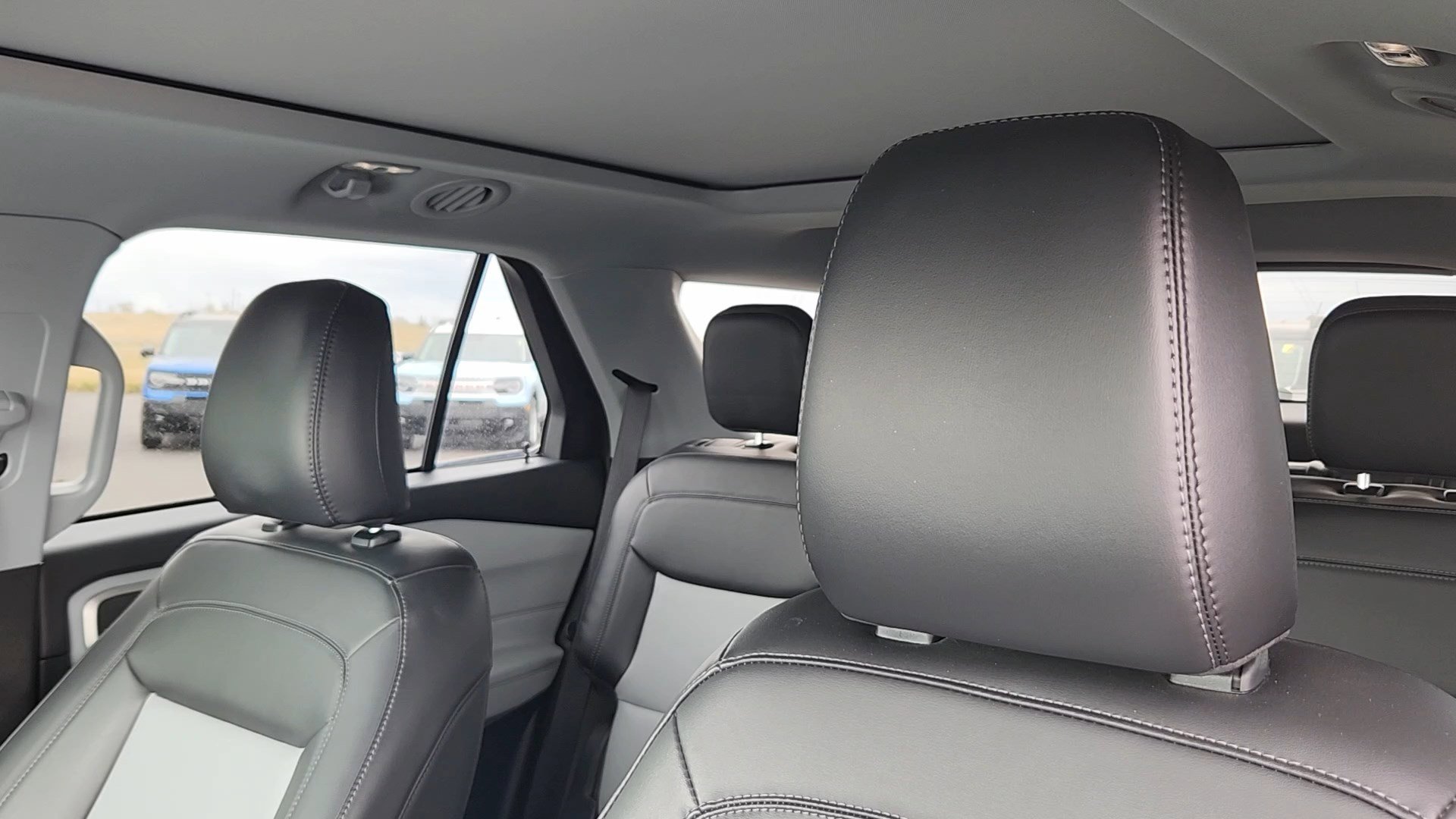 Certified 2023 Ford Explorer XLT w/ Equipment Group 202A image 10