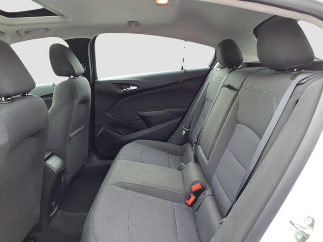 Used 2018 Chevrolet Cruze LT w/ Sun And Sound Package image 10