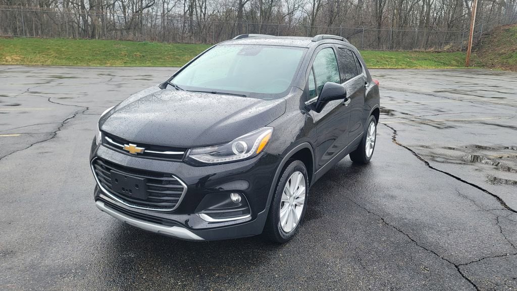 Used 2020 Chevrolet Trax Premier w/ LPO, Cargo Package image 5