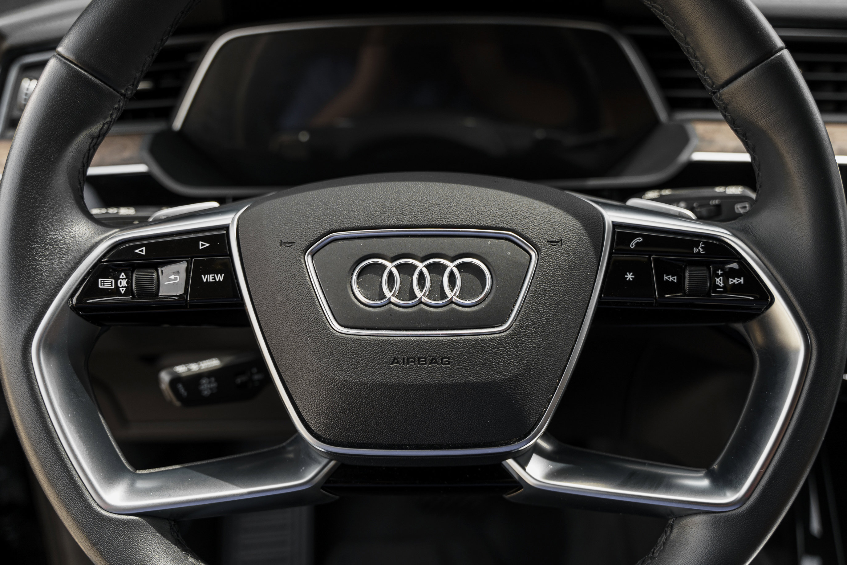 Used 2023 Audi e-tron Premium Plus w/ Premium Plus Package AWD/4WD image 17