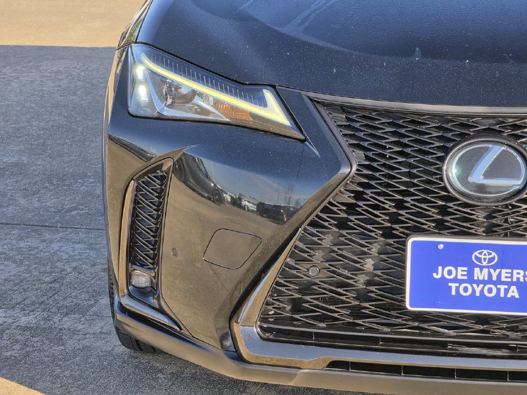 Used 2022 Lexus UX 200 F Sport w/ F Sport Premium Package FWD image 5