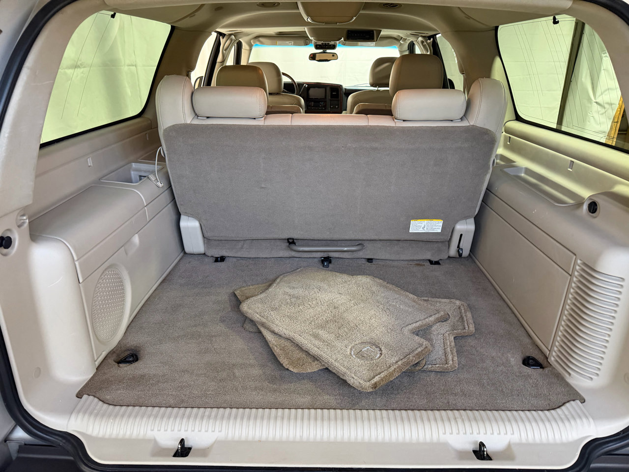 Used 2004 Cadillac Escalade ESV Platinum image 18