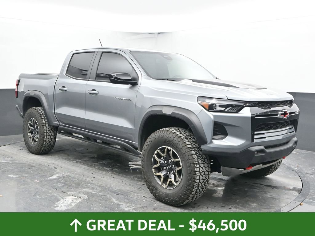 Used 2024 Chevrolet Colorado ZR2 w/ ZR2 Convenience Package III image 4