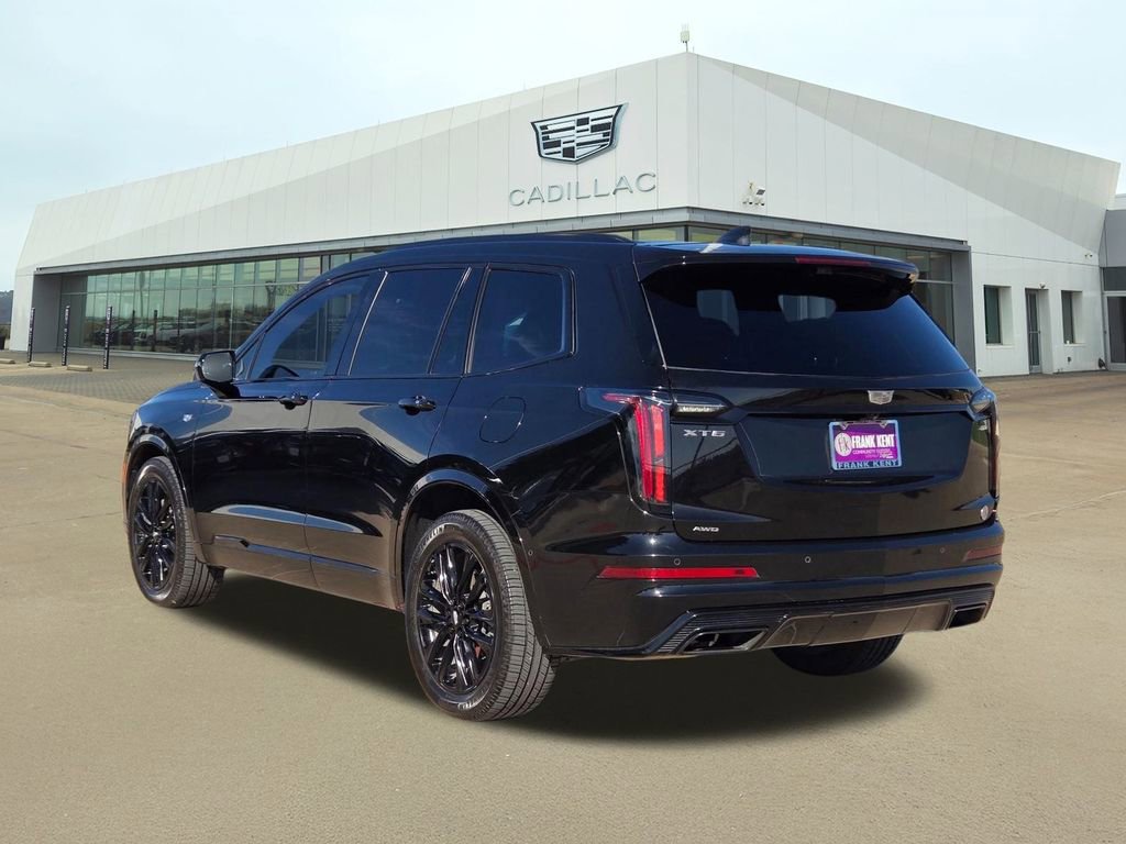 Used 2021 Cadillac XT6 Sport w/ LPO, ONYX Package image 4