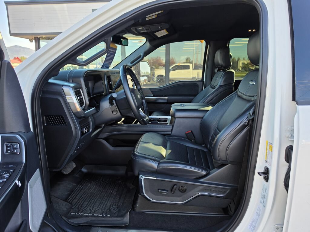 Certified 2025 Ford F450 Platinum w/ FX4 Off-Road Package AWD/4WD image 15