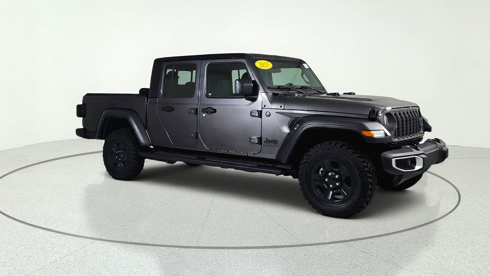 Used 2025 Jeep Gladiator Sport AWD/4WD image 8