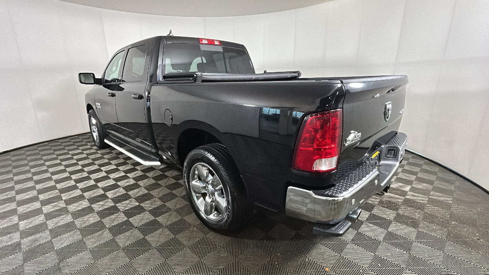 Used 2019 RAM 1500 Big Horn AWD/4WD image 5